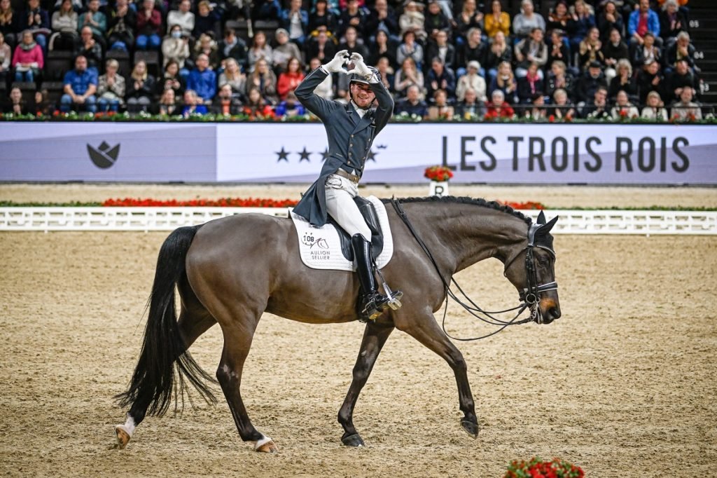Pferdesport der Extraklasse mit Show aus Wien